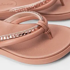 Chinelo Feminino Moleca Tiras Acolchoadas Pedraria Nude
