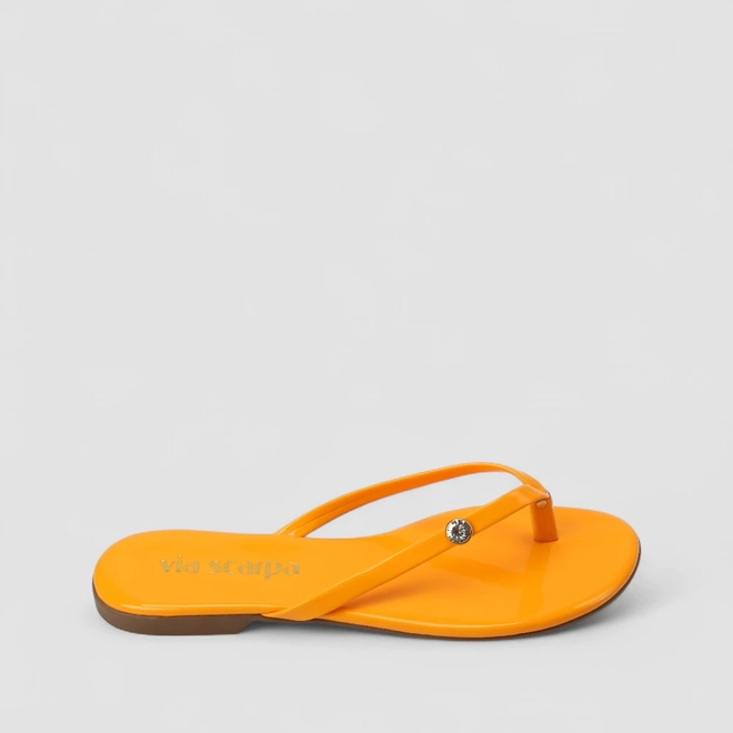 Rasteira Feminina Via Scarpa Pedraria Verniz Laranja