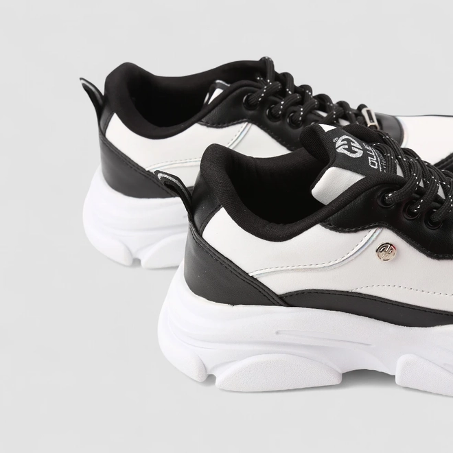 Tênis Casual Feminino Ollie Preto & Branco