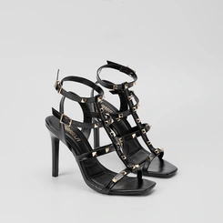 Sandália Gabriela Salto Fino Tachas Douradas Preto