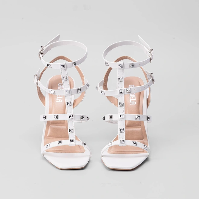 Sandália Gabriela Salto Fino Tachas Branco