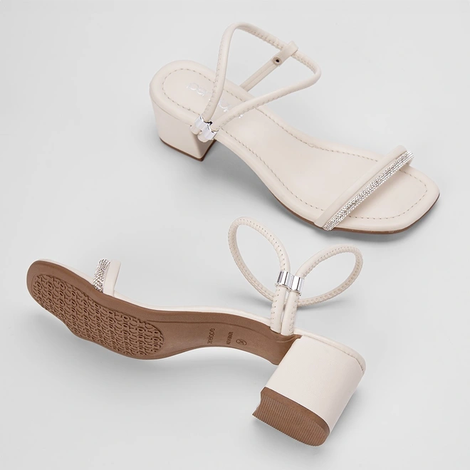 Sandália Feminina Penélope Salto Bloco Tira Strass Off White