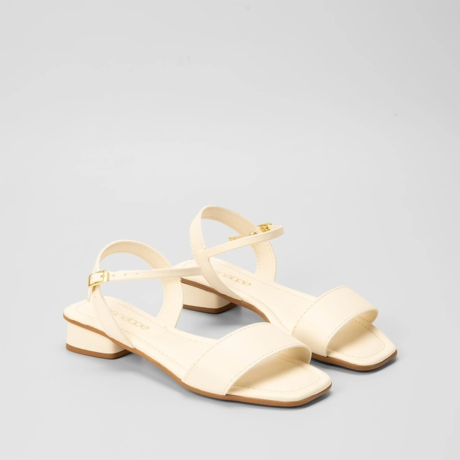 Sandália Penélope Salto Bloco Fivela Off White