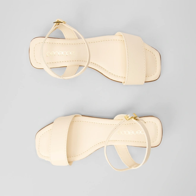 Sandália Penélope Salto Bloco Fivela Off White