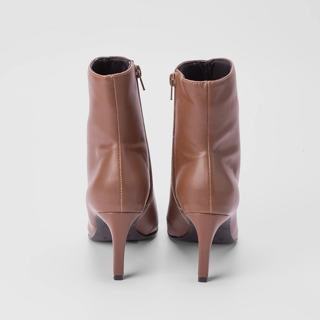 Ankle Boot Feminina Gabriela Salto Fino Pespontos Marrom