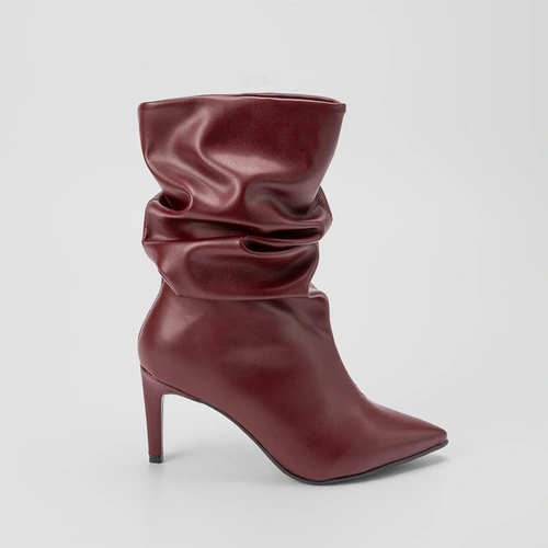 Ankle Boot Gabriela Salto Fino Cano Drapeado Pespontos Vermelho