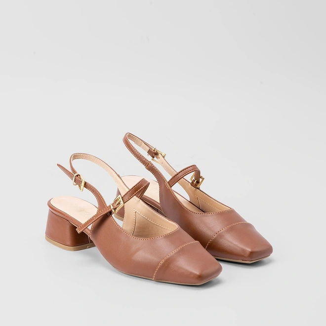 Scarpin Slingback Feminino Gabriela Salto Bloco Recorte Fivelas Caramelo