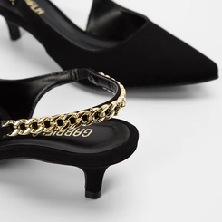 Scarpin Slingback Gabriela Detalhe Corrente Nobuck Preto