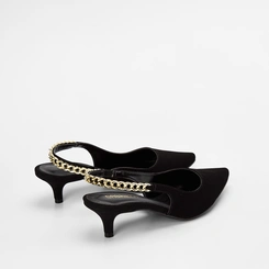 Scarpin Slingback Gabriela Detalhe Corrente Nobuck Preto