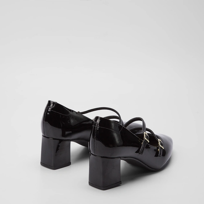 Scarpin Boneca Feminino Beira Rio Salto Grosso Fivelas Verniz Preto