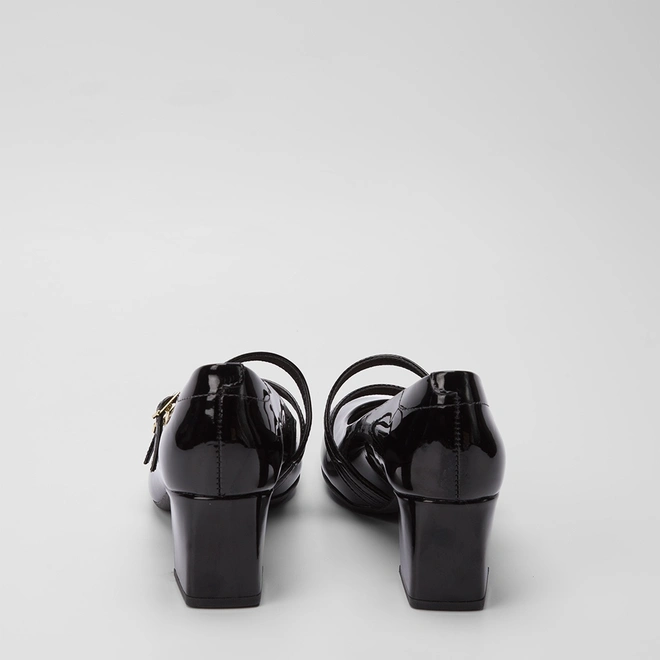 Scarpin Boneca Feminino Beira Rio Salto Grosso Fivelas Verniz Preto