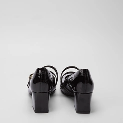 Scarpin Boneca Feminino Beira Rio Salto Grosso Fivelas Verniz Preto