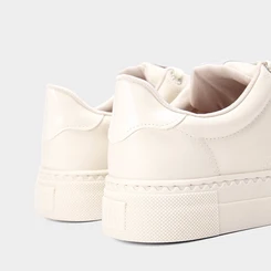 Tênis Casual Feminino Via Marte Detalhe Strass Bege