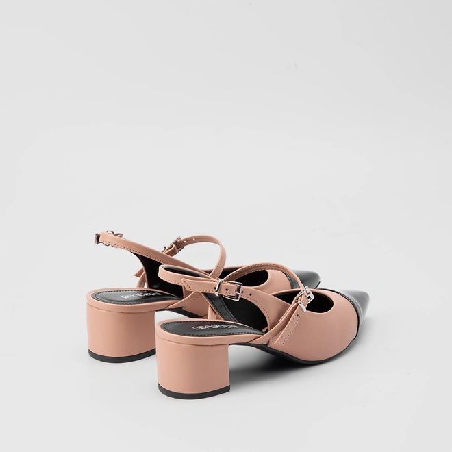 Scarpin Feminino Slingback Penélope Fivelas Recorte Verniz Preto & Nude