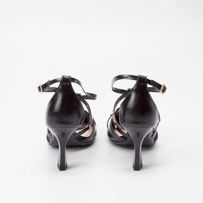Scarpin Feminino Bebecê Tiras Cruzadas Rebite Preto