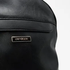 Mochila Feminina Penélope Bolso Frontal Detalhe Metalizado Preto