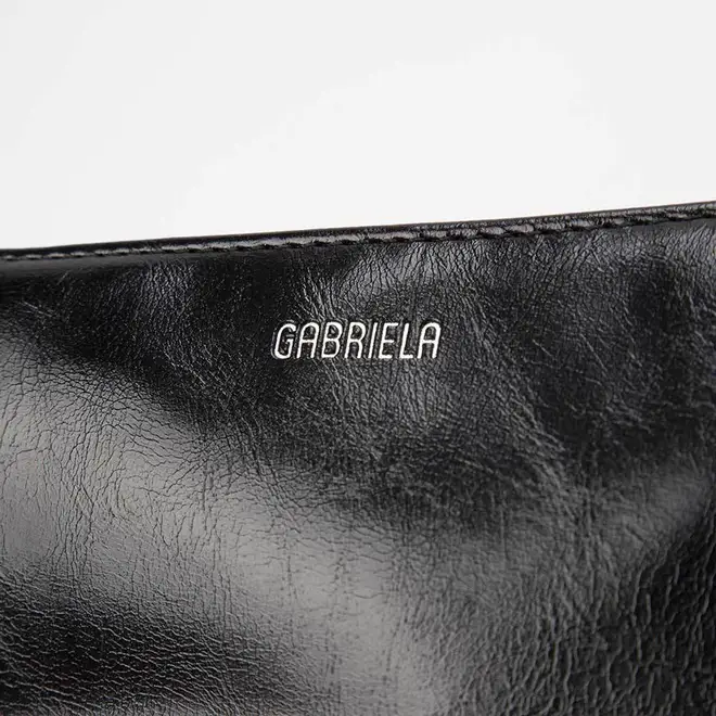 Bolsa Baguete Gabriela Pequena Tachas Preto