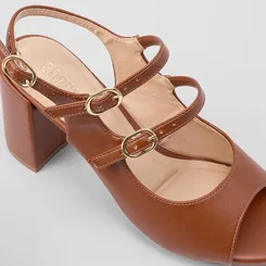 Sandália Gabriela Detalhe Decote & Fivela Caramelo