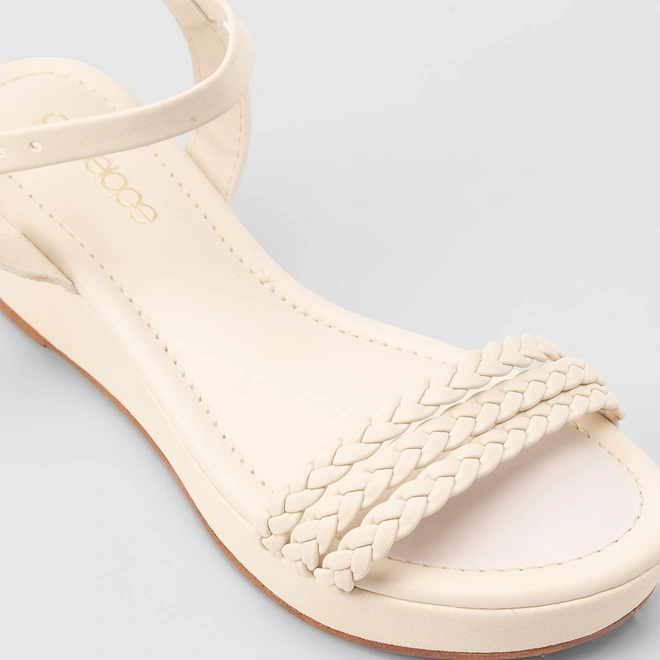 Sandália Penélope Anabela Tiras Tressê Off White