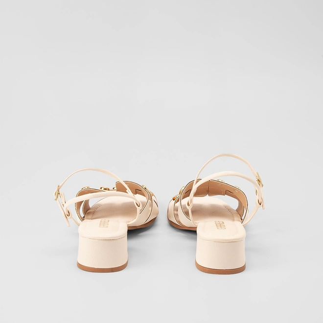 Sandália Gabriela Salto Bloco Tira Larga Rebite Off White
