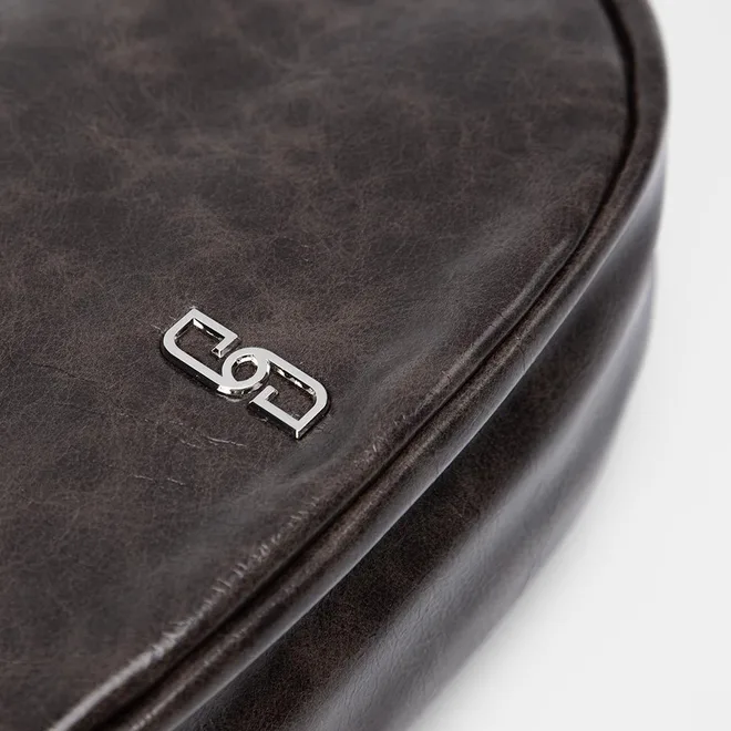 Bolsa Hobo Gabriela Estonada Esferas Marrom