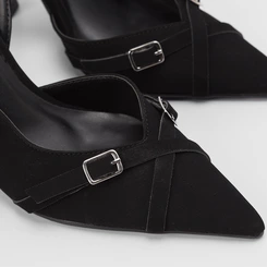 Scarpin Slinback Feminino Gabriela Detalhe Tira Cruzada Nobuck Preto