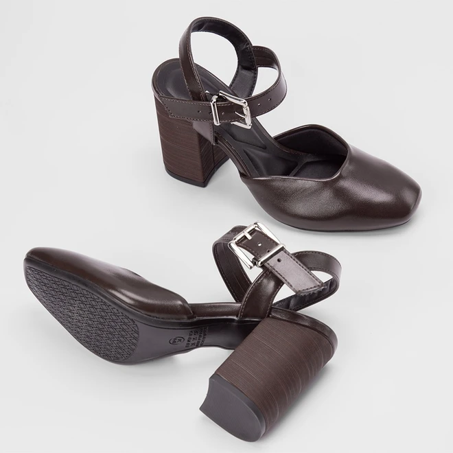 Scarpin Slingback Gabriela Salto Fachete Marrom