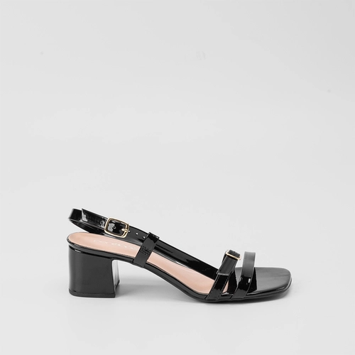 Sandália Penélope Tira Lateral Fivela Verniz Preto
