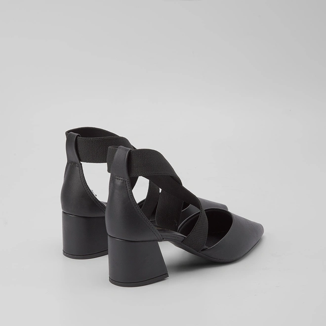 Scarpin Feminino Penélope Tiras Cruzadas Elástico Preto
