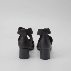 Scarpin Feminino Penélope Tiras Cruzadas Elástico Preto