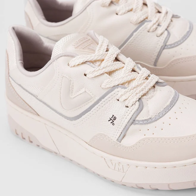Tênis Casual Feminino Via Marte Recortes Nobuck Marfim & Bege