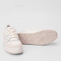 Tênis Casual Feminino Via Marte Recortes Nobuck Marfim & Bege