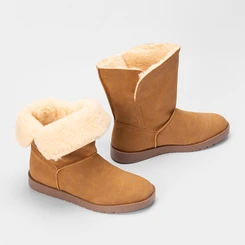 Bota Ugg Mooncity Detalhe Botão Caramelo