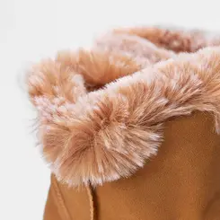 Bota Ugg Mooncity Detalhe Pelo Caramelo