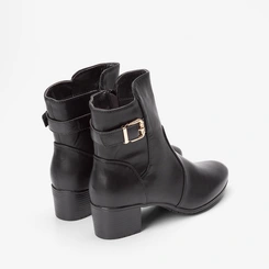 Ankle Boot Mooncity Salto Bloco Fivela Dourada Preto