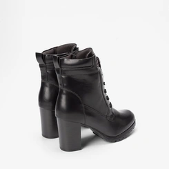 Bota Coturno Mooncity Salto Bloco Detalhe Ilhós Preto