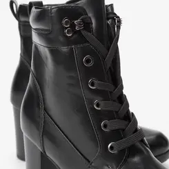 Bota Coturno Mooncity Salto Bloco Detalhe Ilhós Preto