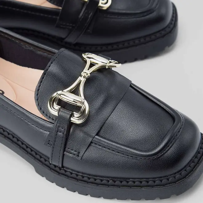 Mocassim Loafer Feminino Moleca Plataforma Fivela Preto