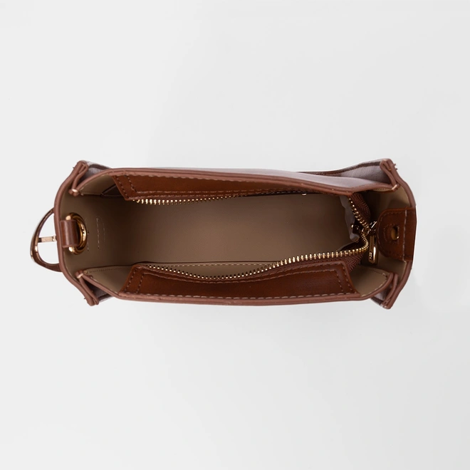 Bolsa Bucket Gabriela Pequena Detalhe Fivela Marrom