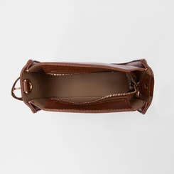 Bolsa Bucket Gabriela Pequena Detalhe Fivela Marrom