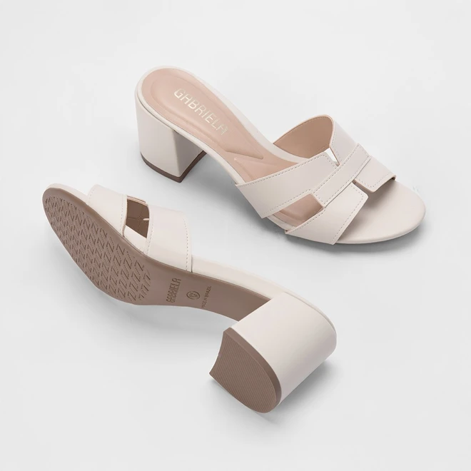 Tamanco Gabriela Salto Grosso Tiras Vazadas Off White