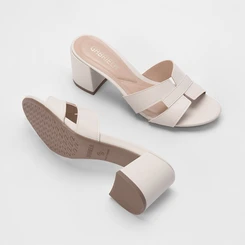 Tamanco Gabriela Salto Grosso Tiras Vazadas Off White
