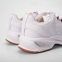 Tênis Chunky Gabriela  Detalhe Ilhós Metalizado Branco