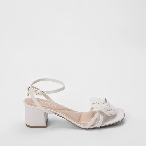 Sandália Gabriela Salto Bloco Detalhe Flor Off White