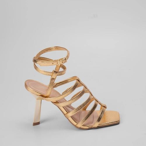 Sandália Gladiadora Gabriela Salto Fino Dourado