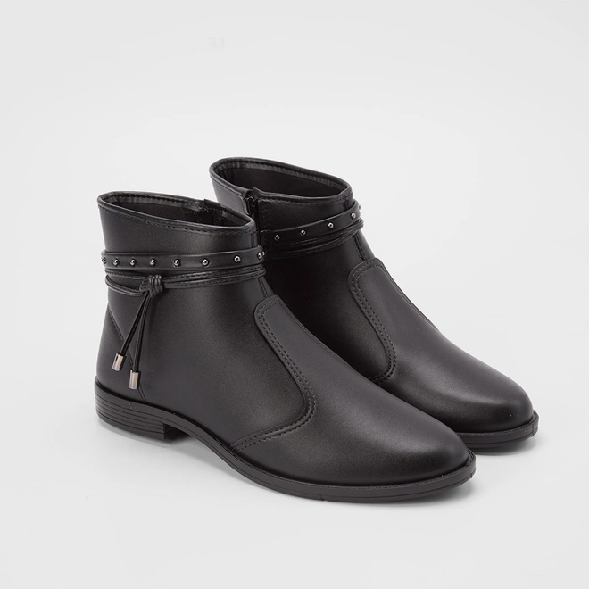 Ankle Boot Moleca Detalhe Tiras Slim Preto