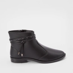 Ankle Boot Moleca Detalhe Tiras Slim Preto