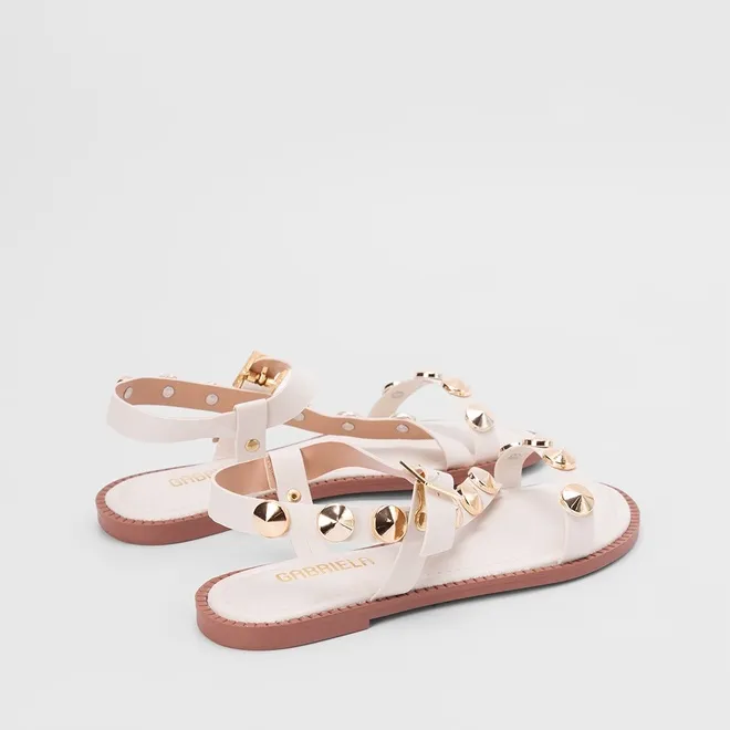 Sandália Rasteira Gabriela Tira Lateral Rebite Off White