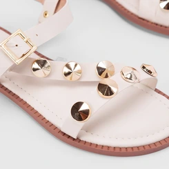 Sandália Rasteira Gabriela Tira Lateral Rebite Off White