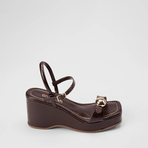 Sandália Anabela Gabriela Detalhe Bold Marrom